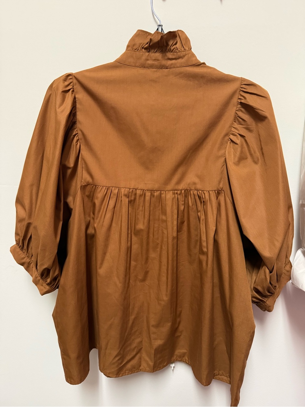 Jade Puff Sleeve Ruffled Collar Blouse - Brown - Picture 3 of 3